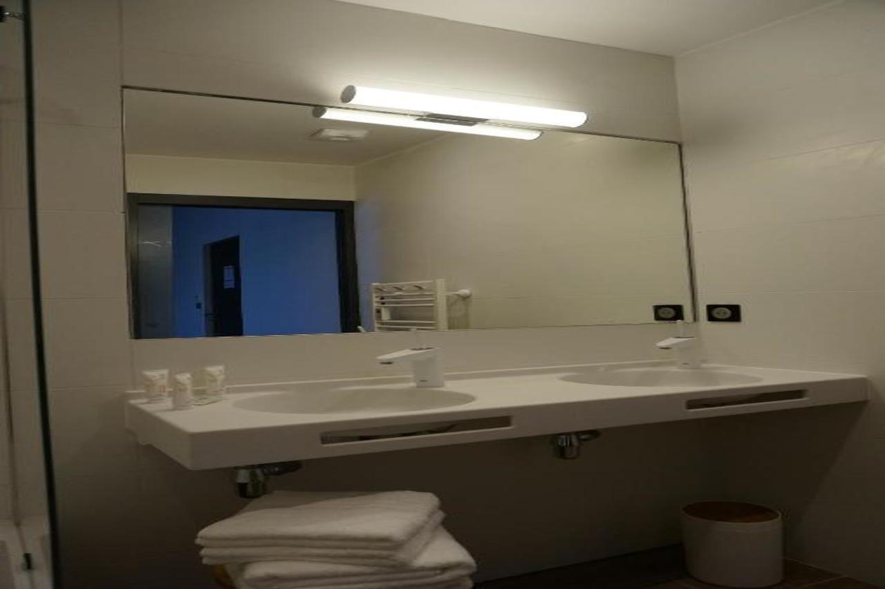 The Originals Relais Hotel Saint-Roch Salzuit ภายนอก รูปภาพ